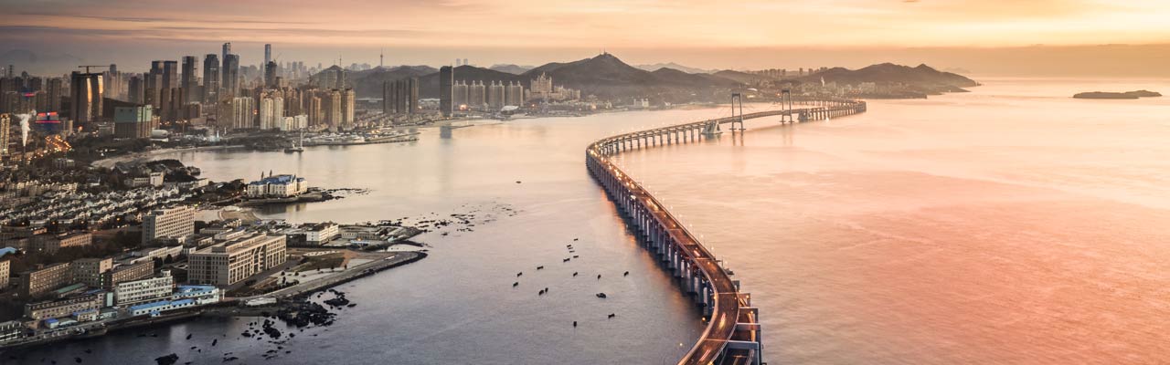 Pont traversant la mer à Dalian