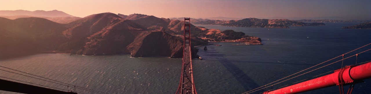 Pont du Golden Gate vu d'en haut Display in modal window to enlarge